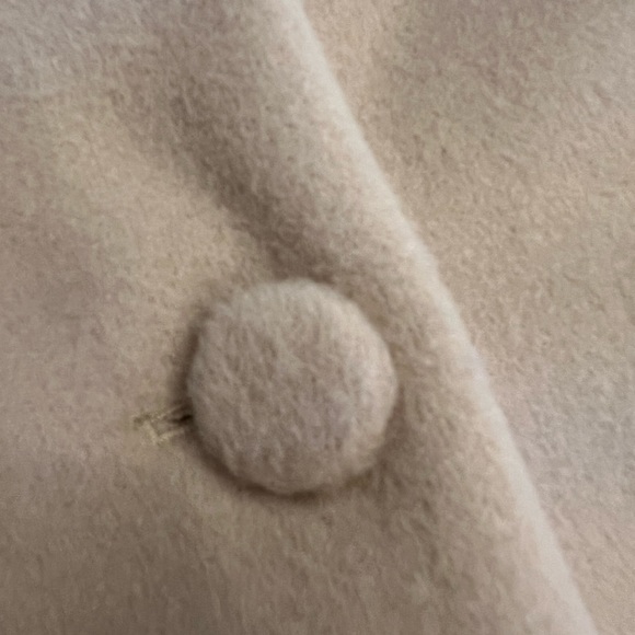 Commense Cream Woman’s with Faux Fur Cuffs - Picture 6 of 10